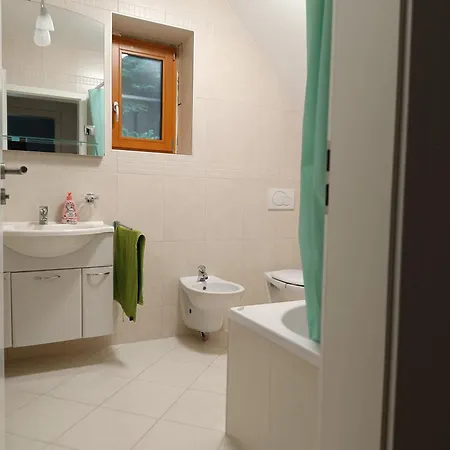 Hisa Vrhov Dol Casa de Férias